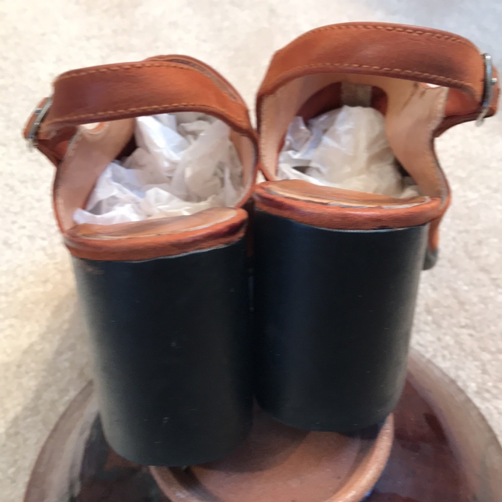 Airstep Rust/Terracota Suede shows with rubber soles. Se EU 35 (US 5). - Picture 3 of 7
